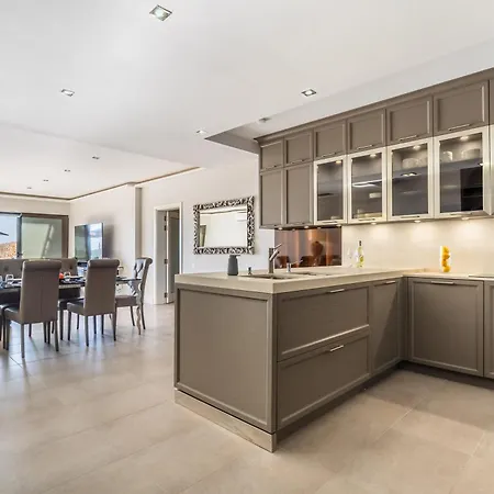 Dwejra Peak Apartment With Private Pool